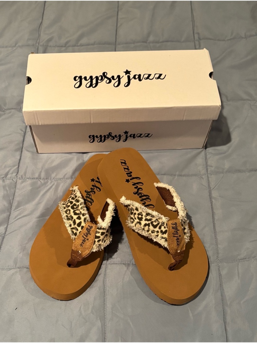 NEW Gypsy Jazz Tan Leopard-Print Strap Flip Flop Sandals